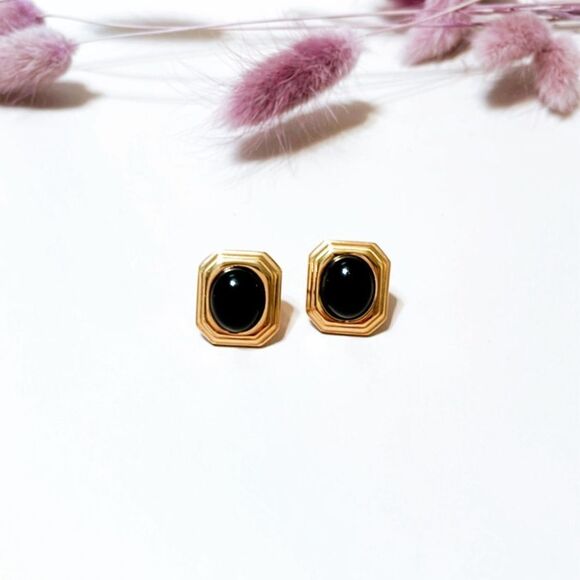 Vintage Style Stud Earrings C24 - Picture 4 of 5